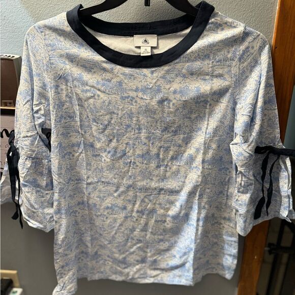 Walt Disney World Resort Town Print Bow Sleeve Top Size Small NWT - Picture 3 of 7